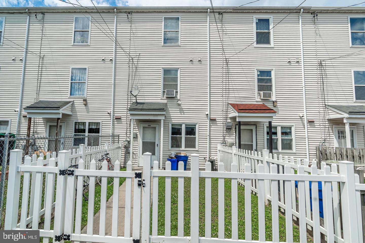 TEMPLE UNIVERSITY - Residential Lease