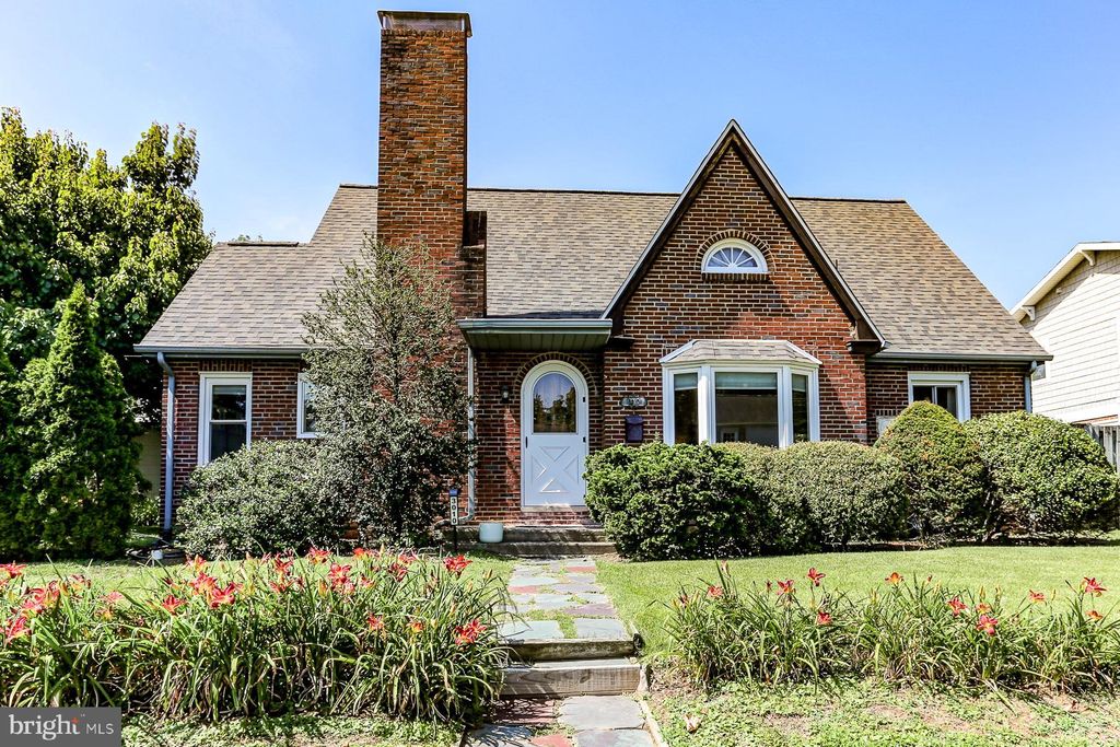 Photo of 3010 Dickinson Ave, CAMP HILL, PA 17011 (MLS # PACB2050462)