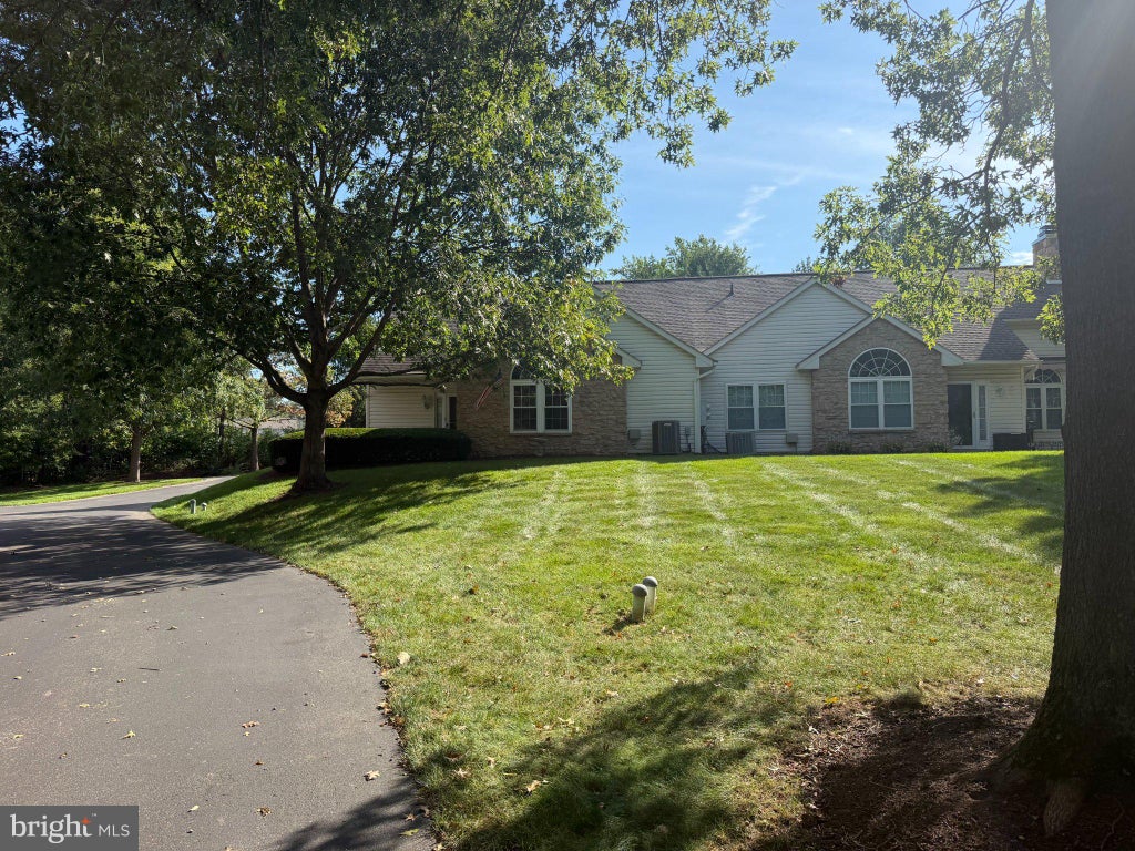 Photo of 120 Cotswold Court, SOUDERTON, PA 18964 (MLS # PAMC2195208)