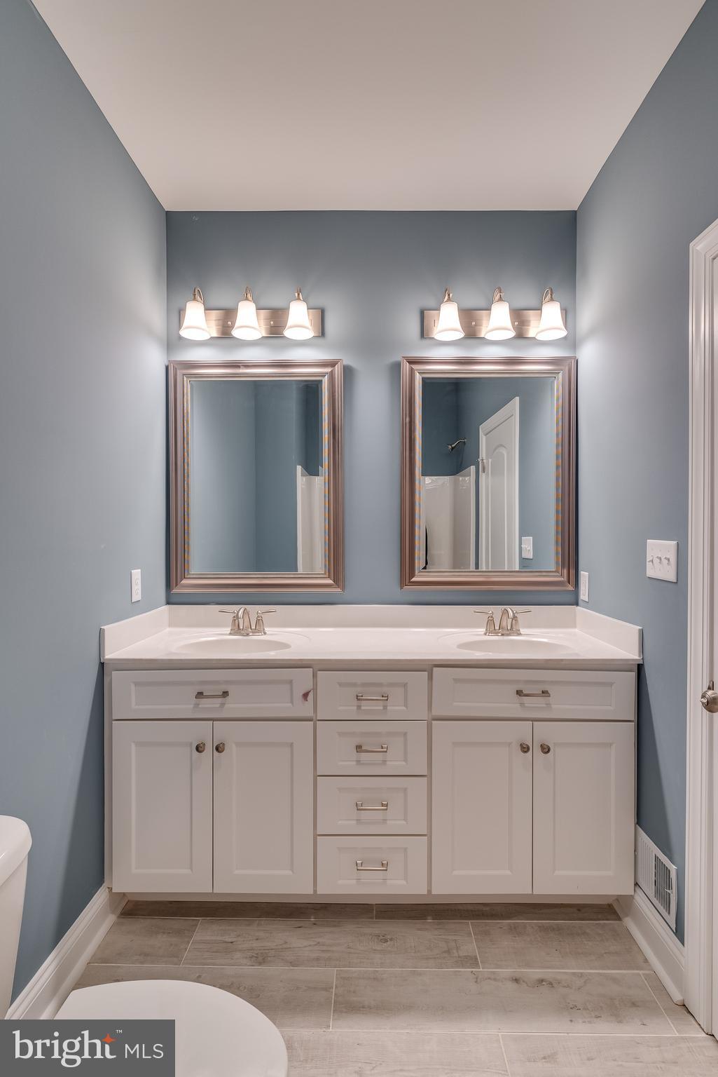 WATERSIDE RESERVE - Residential