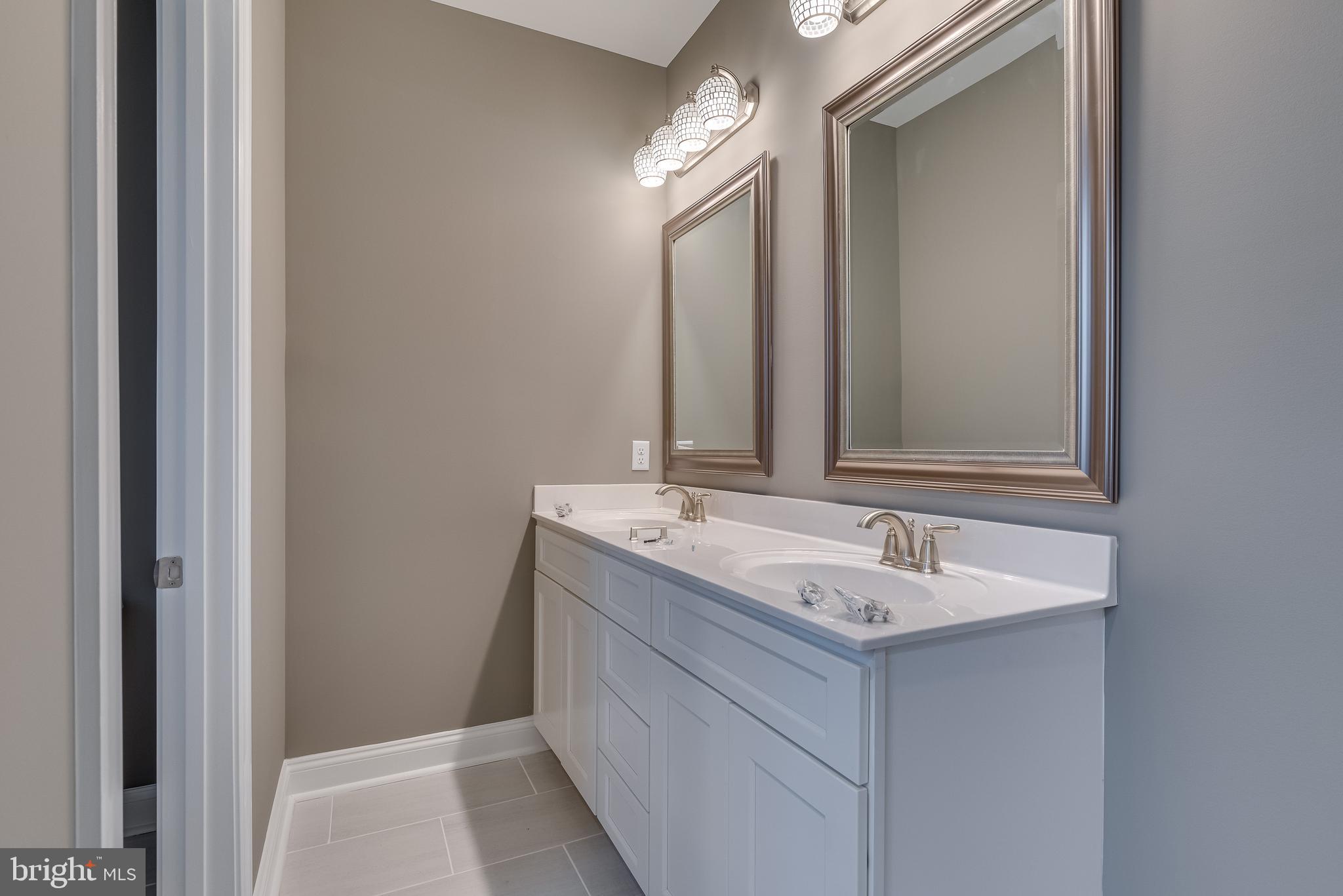 WATERSIDE RESERVE - Residential