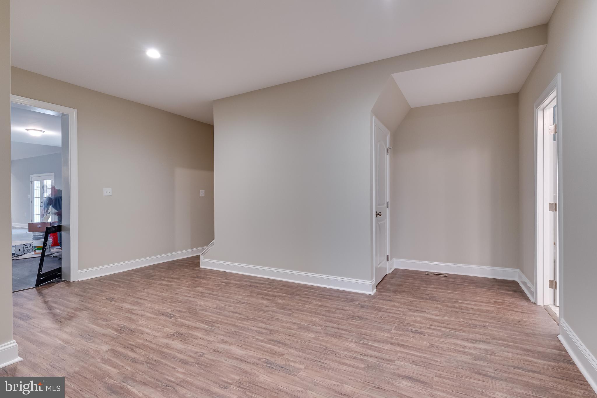 WATERSIDE RESERVE - Residential