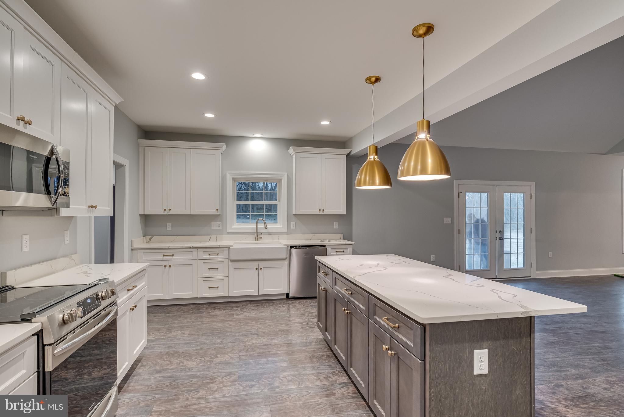 WATERSIDE RESERVE - Residential