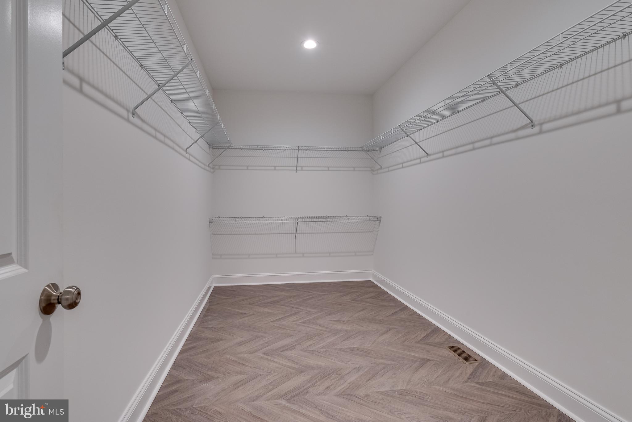 WATERSIDE RESERVE - Residential