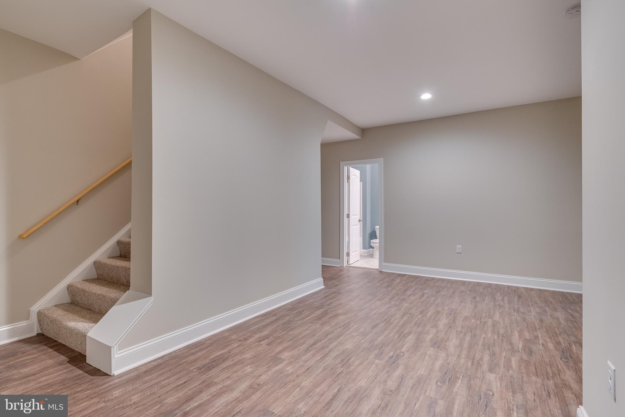 WATERSIDE RESERVE - Residential