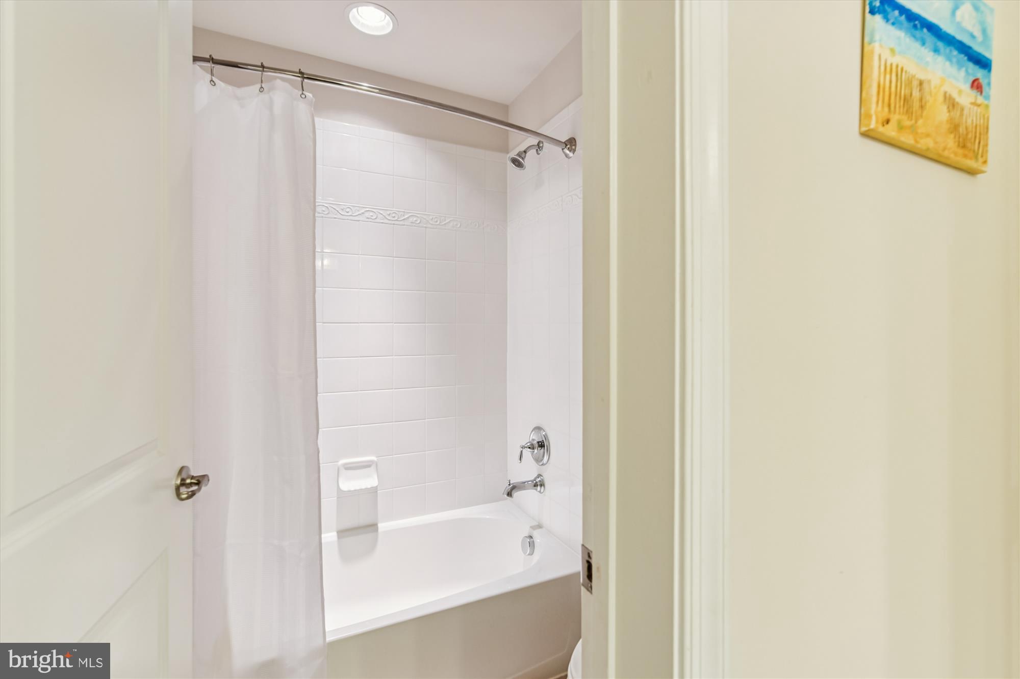 FALLSTON COMMONS - Residential