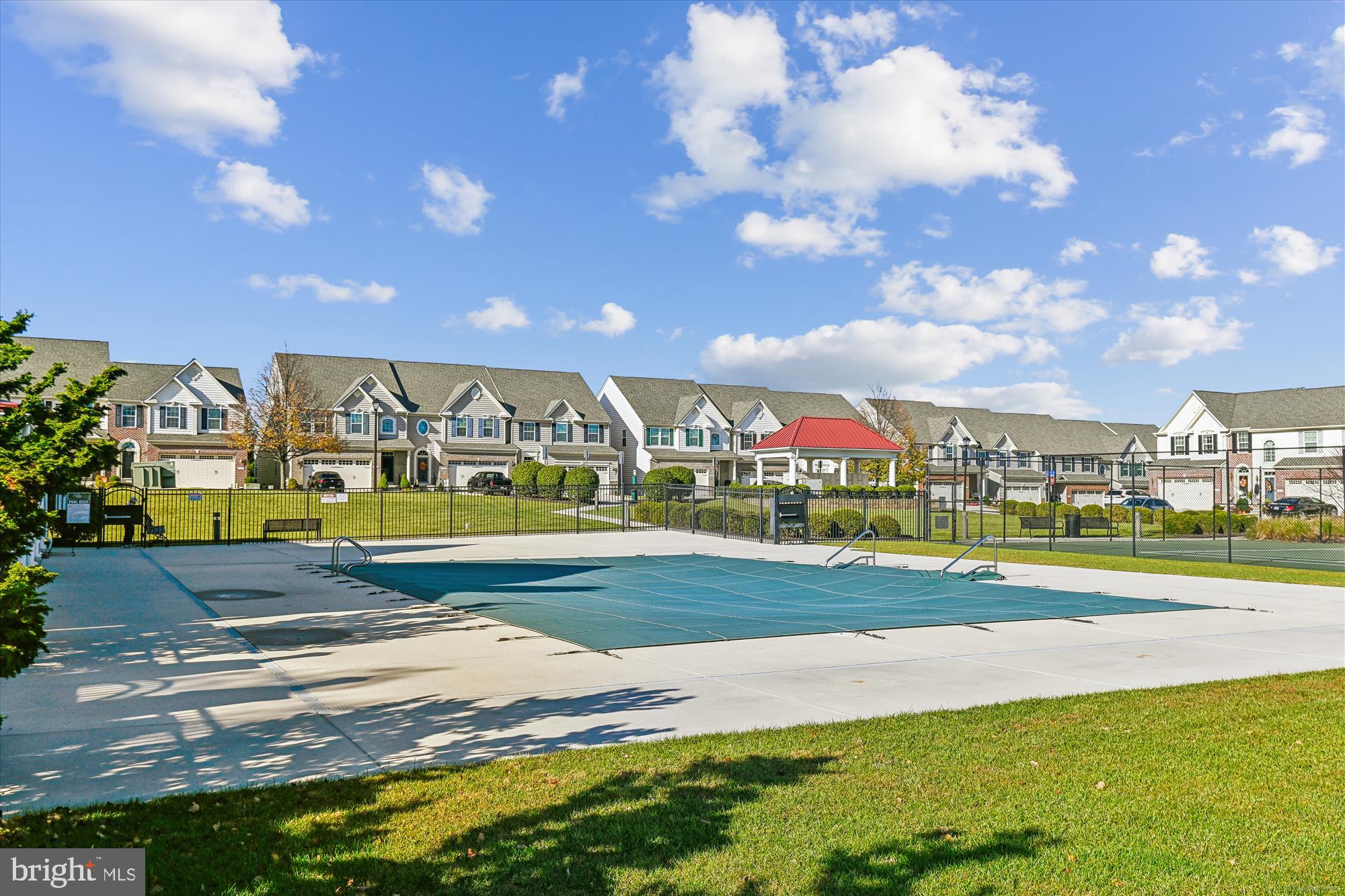 FALLSTON COMMONS - Residential