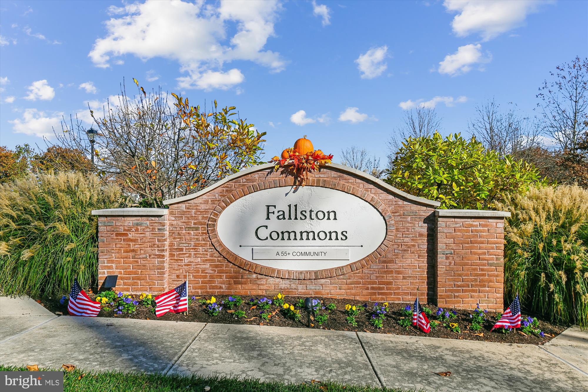 FALLSTON COMMONS - Residential