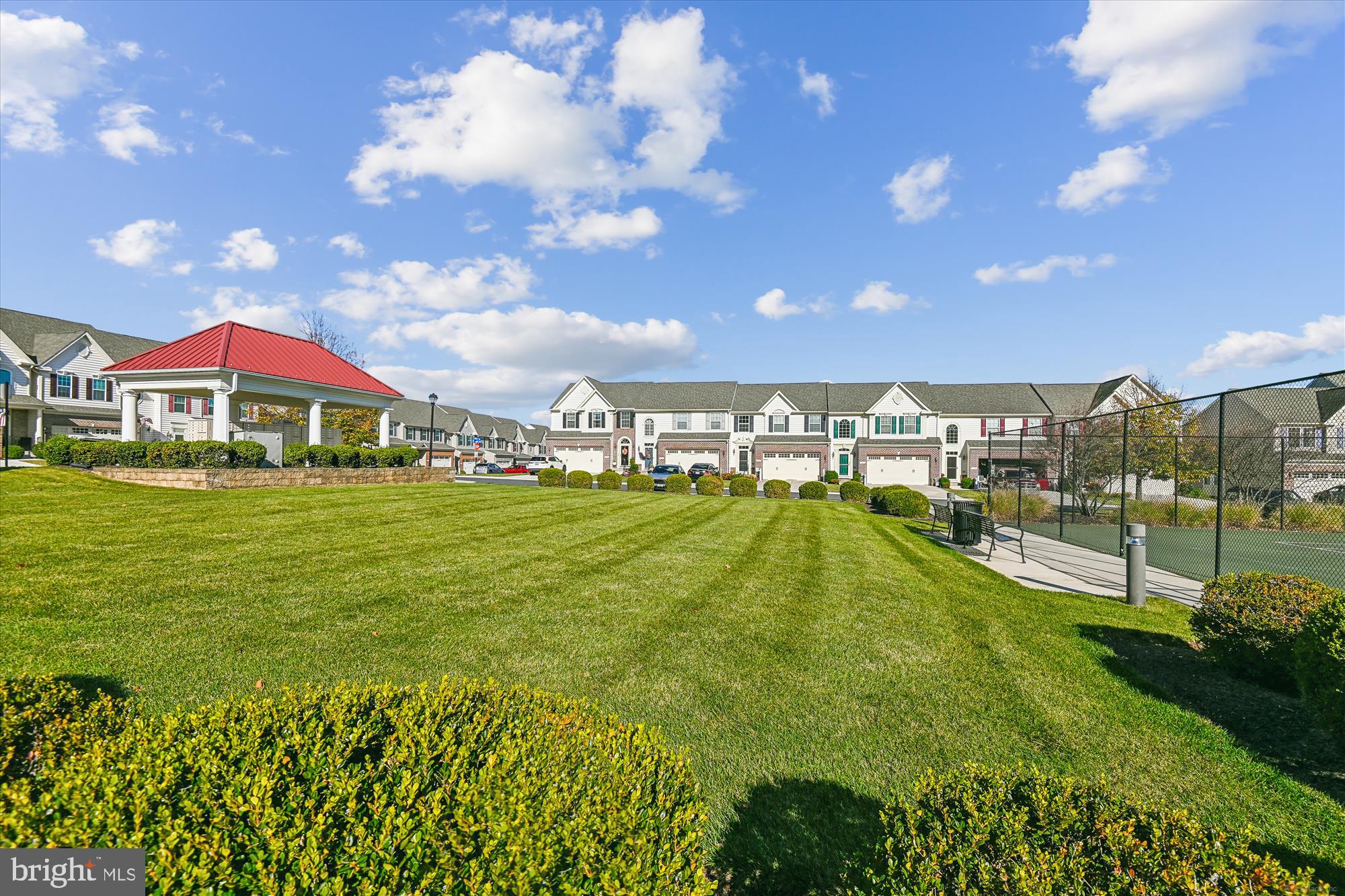 FALLSTON COMMONS - Residential