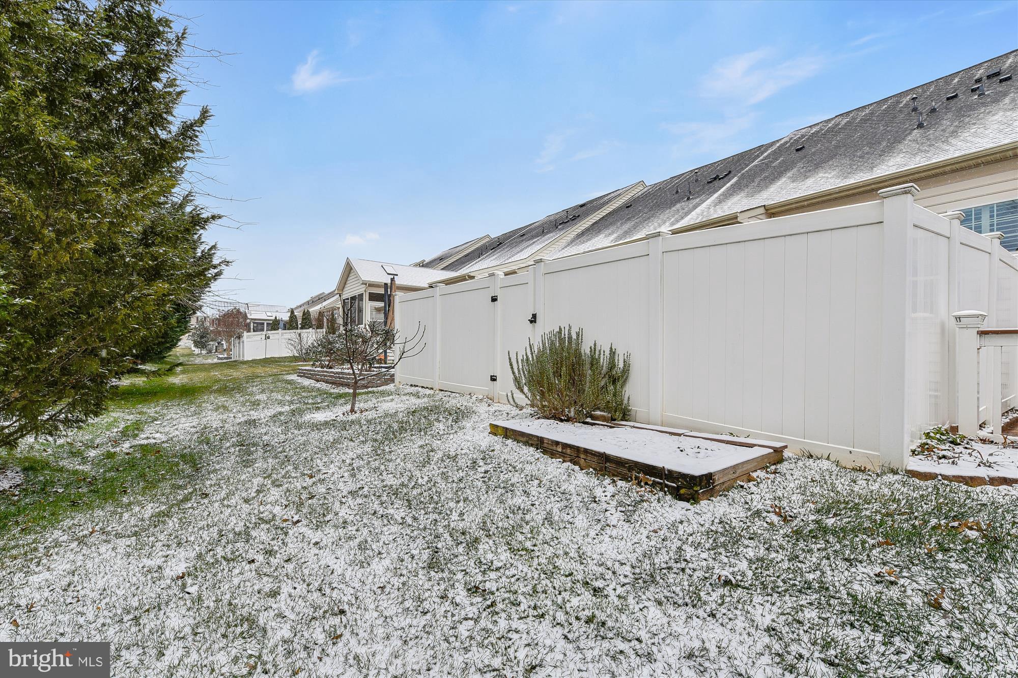 FALLSTON COMMONS - Residential