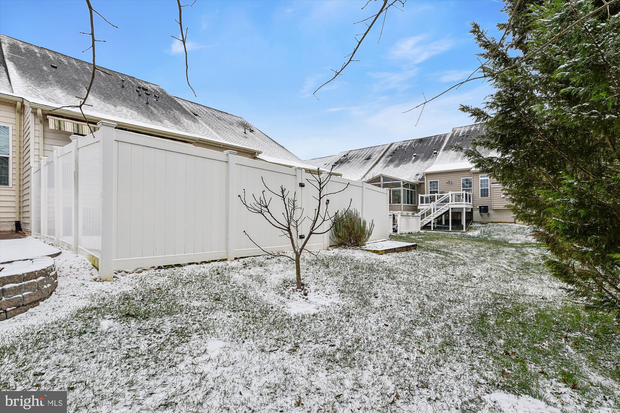 FALLSTON COMMONS - Residential