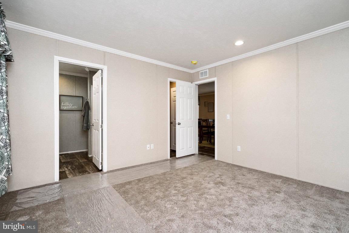 FOUR WAY MANOR - Residential