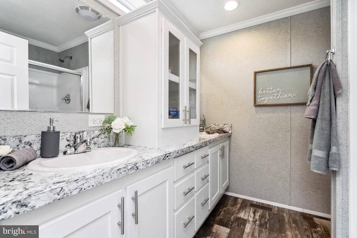 FOUR WAY MANOR - Residential