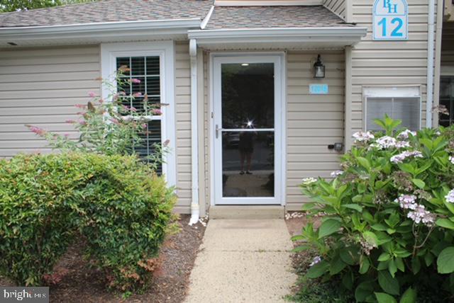 12018 BEACON HILL DRIVE