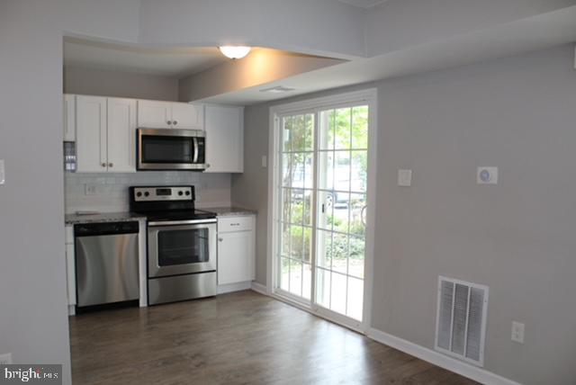 12018 BEACON HILL DRIVE