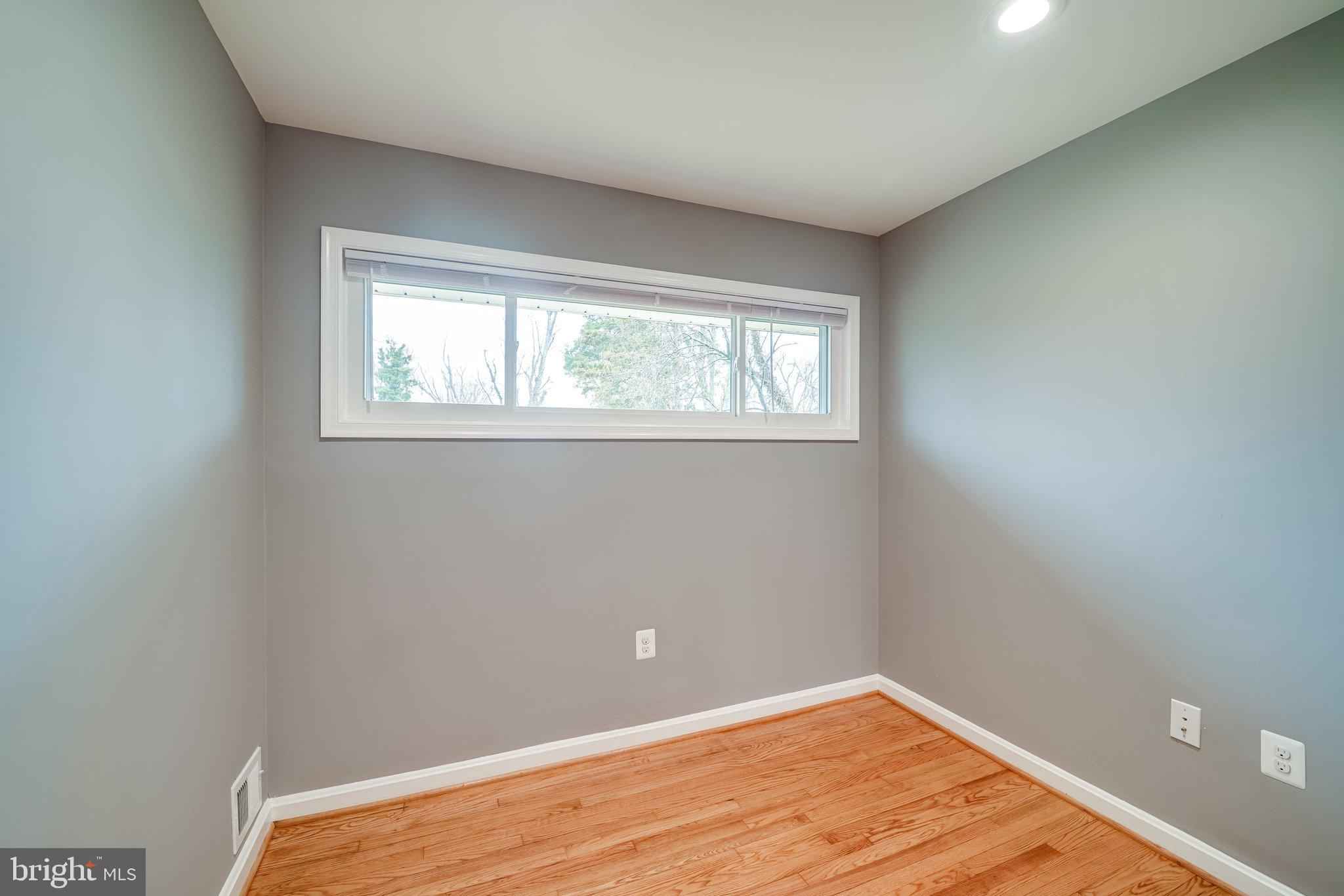 SUNSET MANOR - Residential Lease