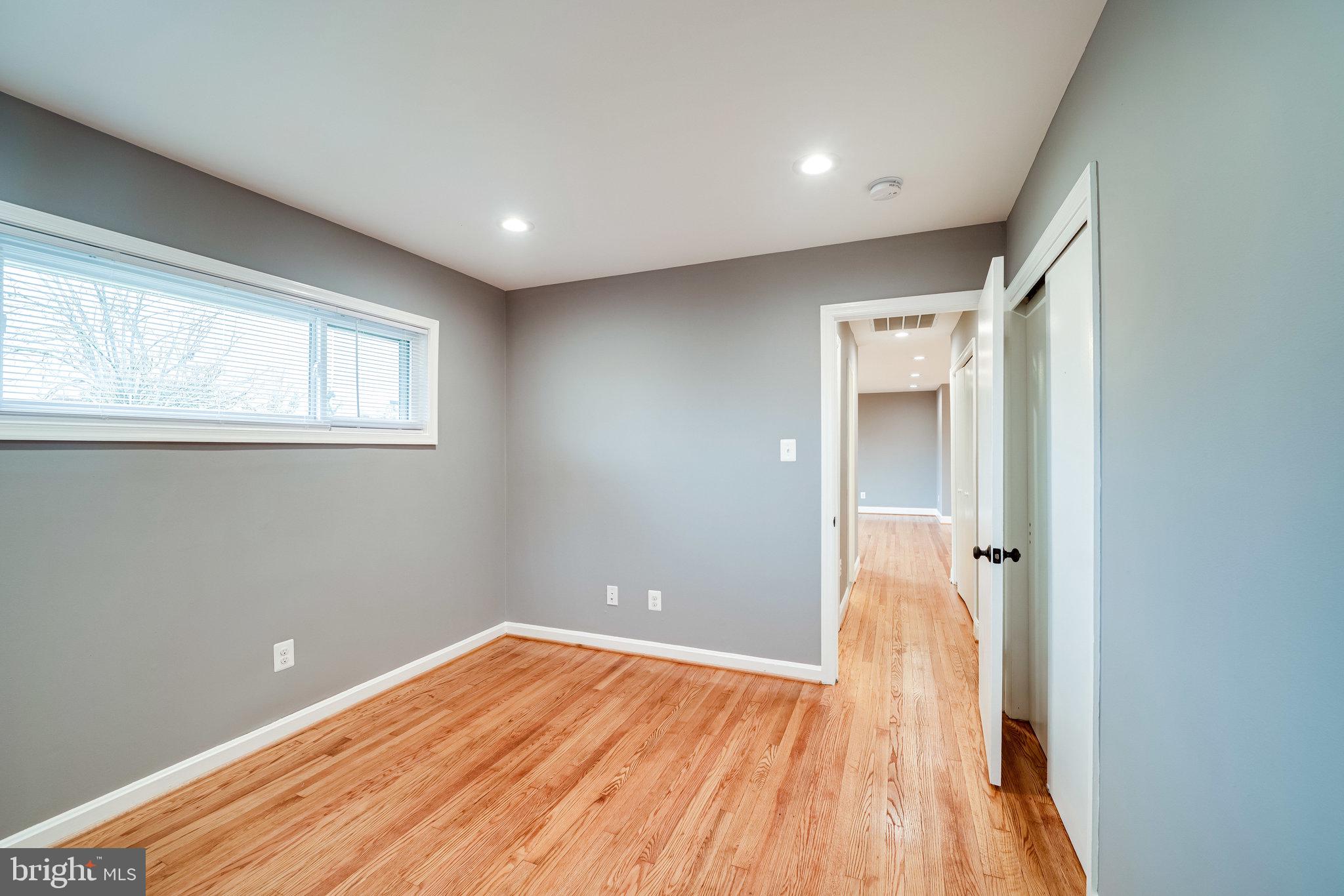 SUNSET MANOR - Residential Lease