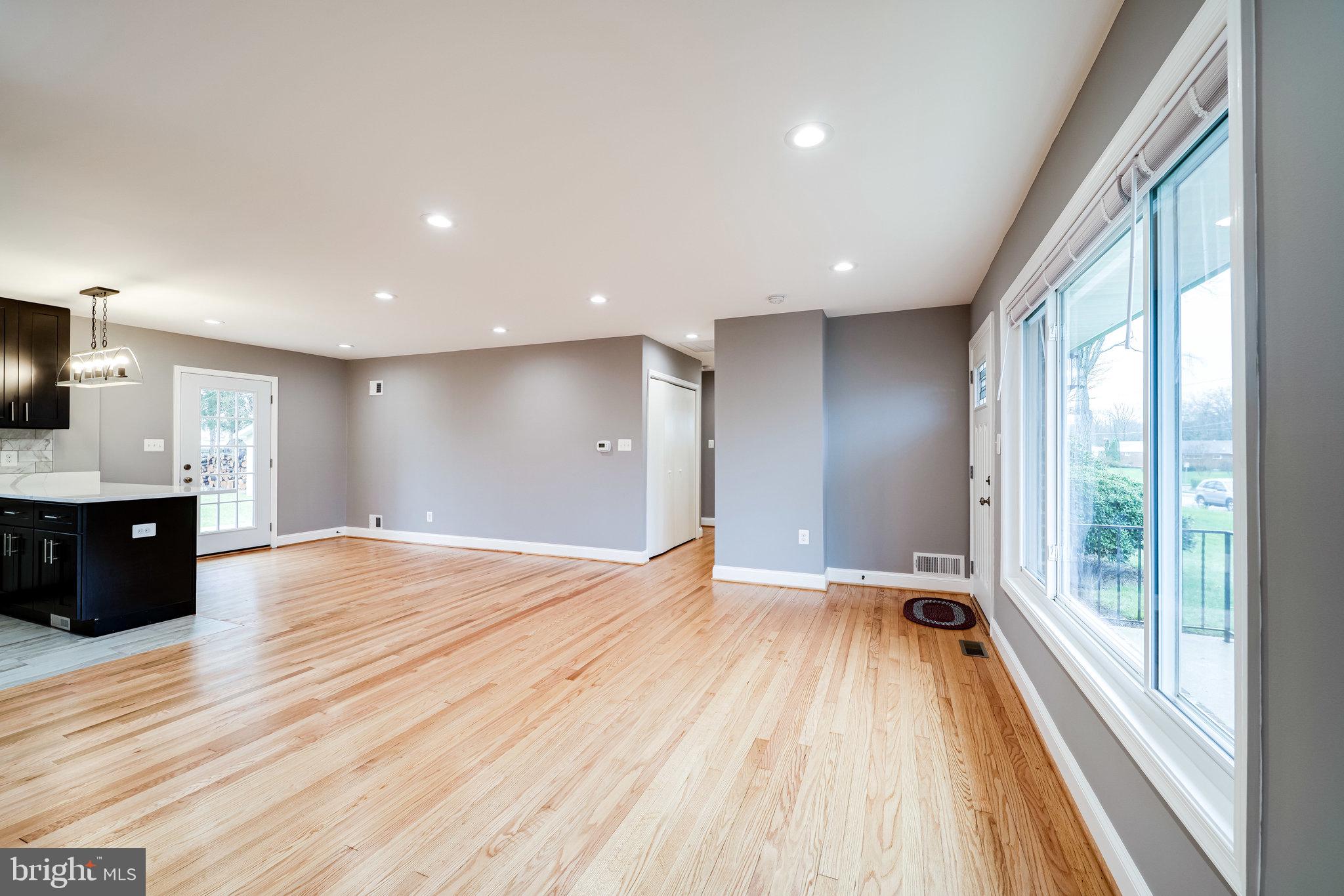 SUNSET MANOR - Residential Lease