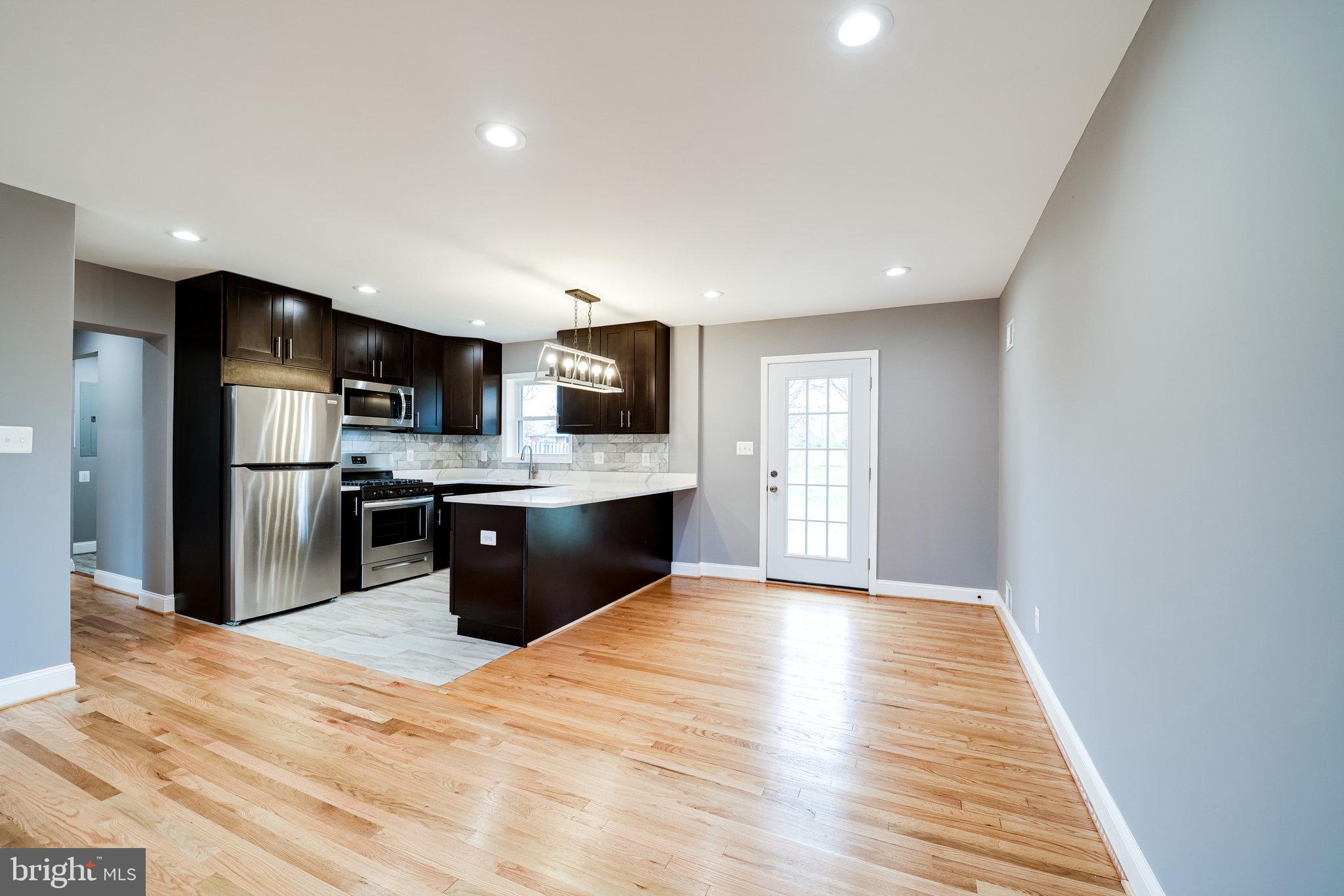 SUNSET MANOR - Residential Lease