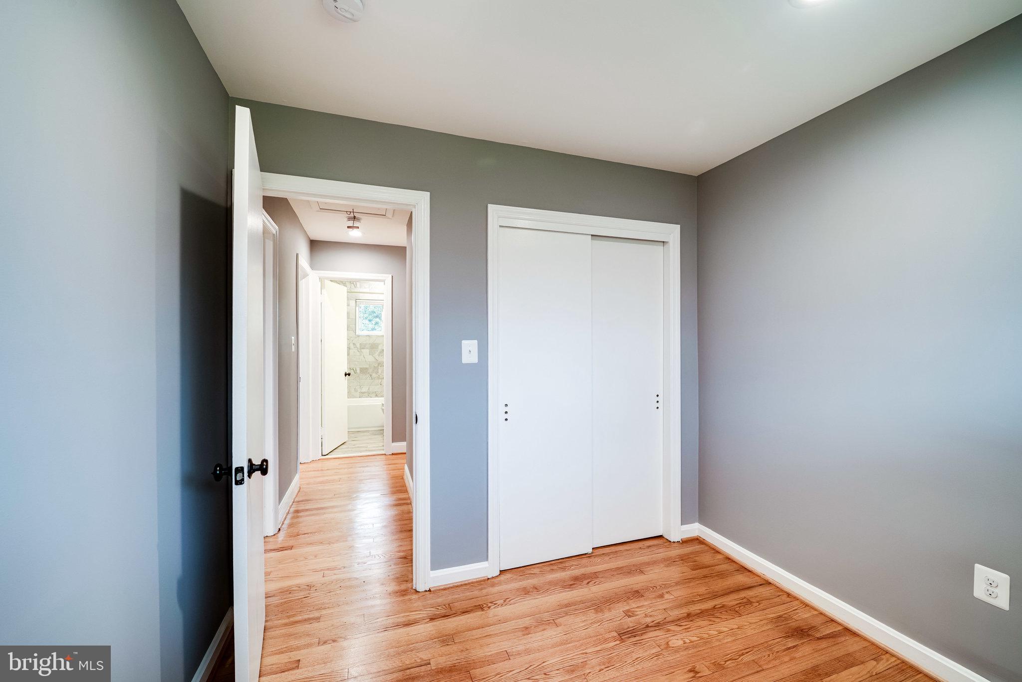 SUNSET MANOR - Residential Lease