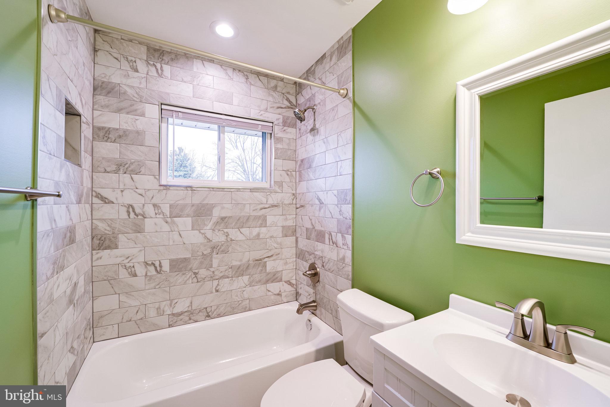 SUNSET MANOR - Residential Lease