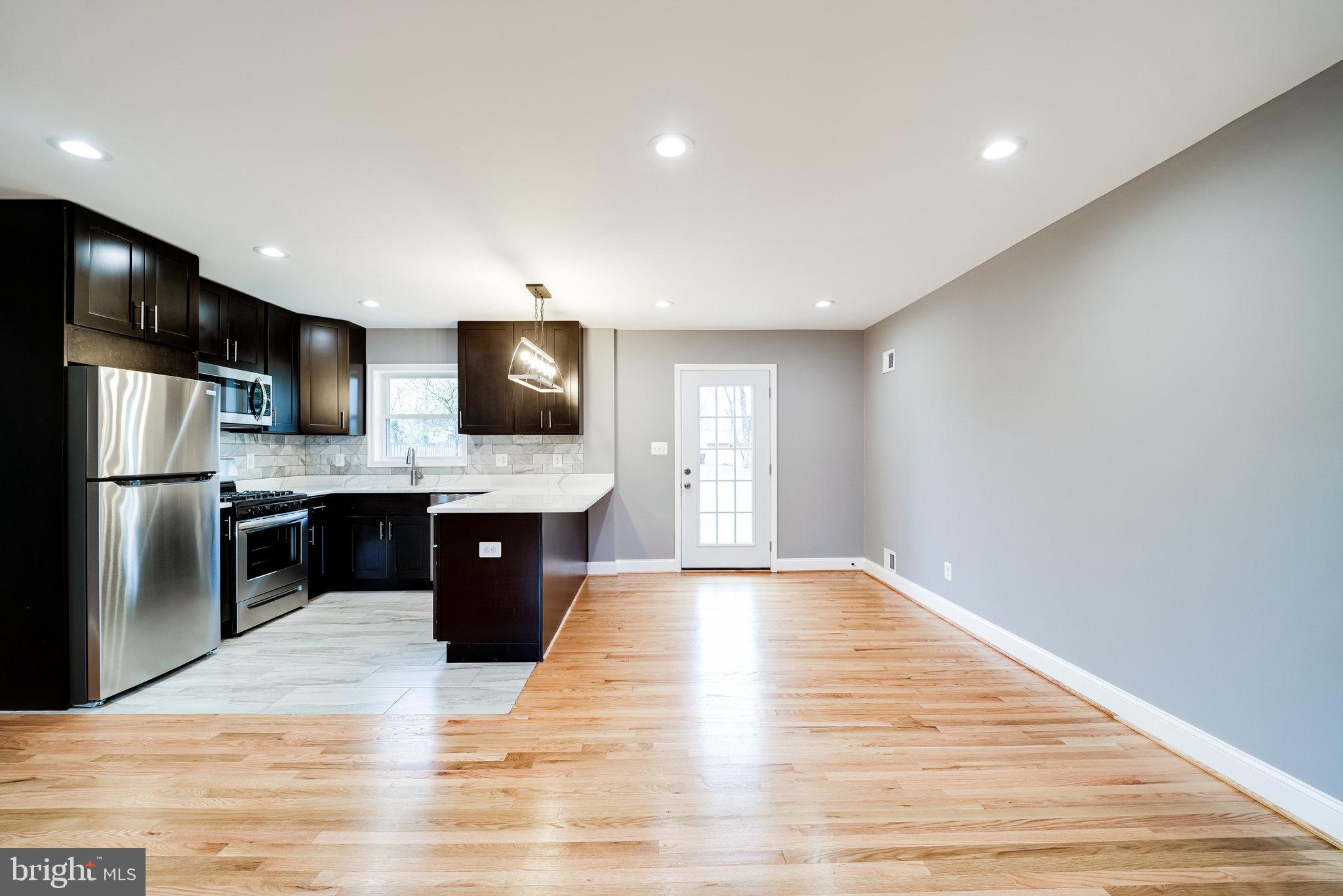 SUNSET MANOR - Residential Lease