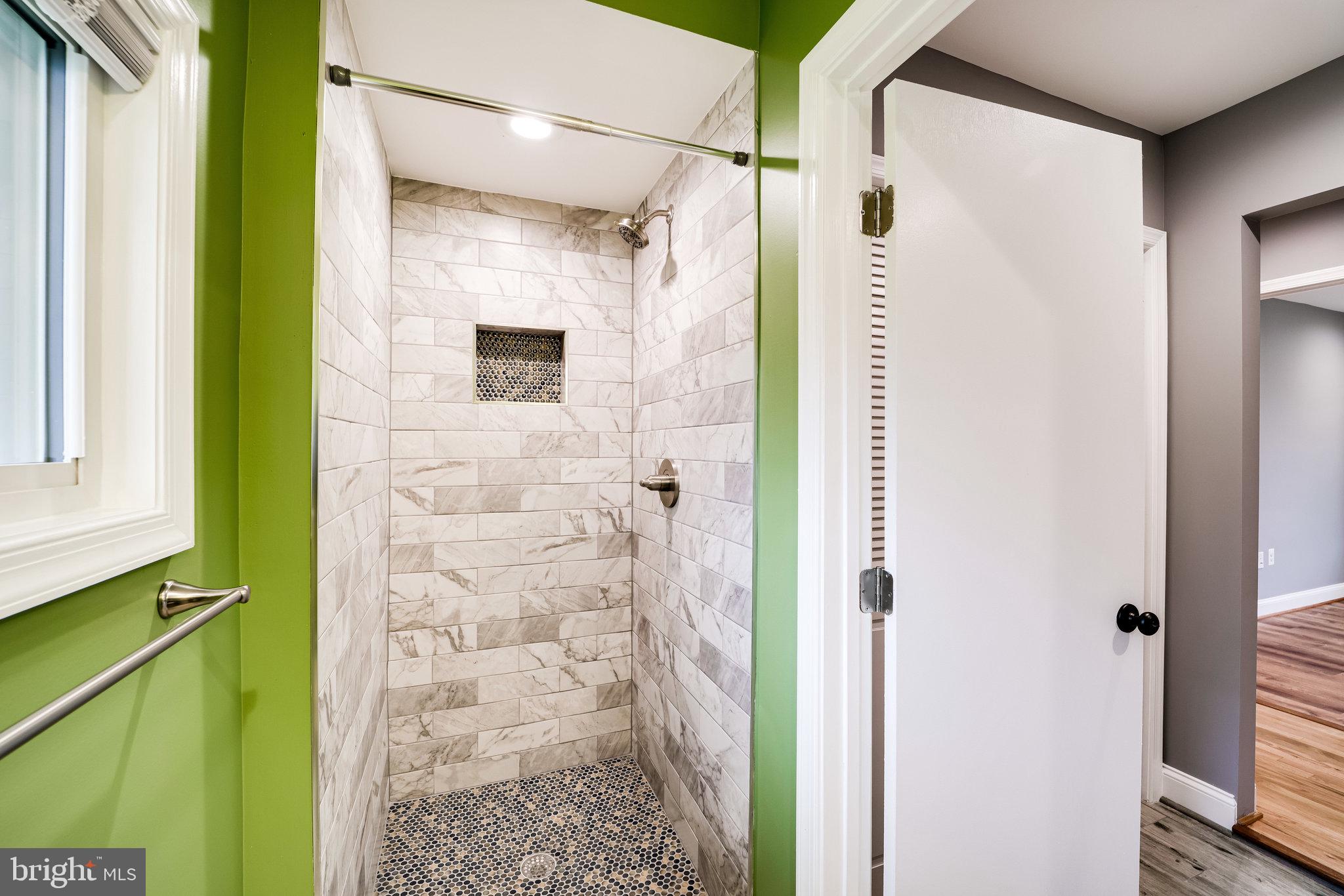 SUNSET MANOR - Residential Lease