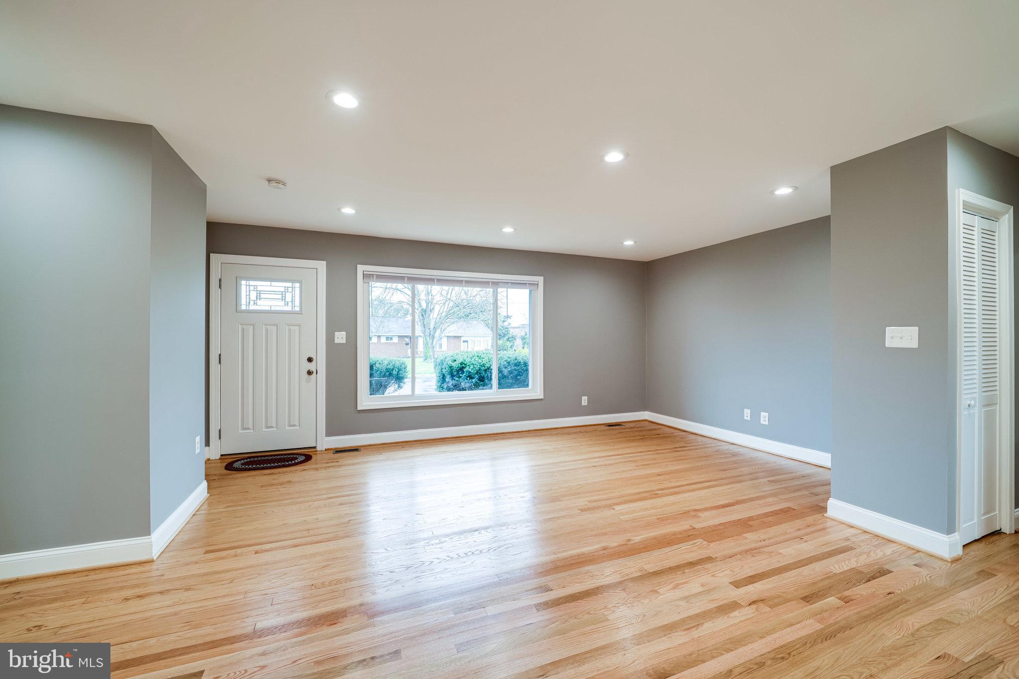 SUNSET MANOR - Residential Lease