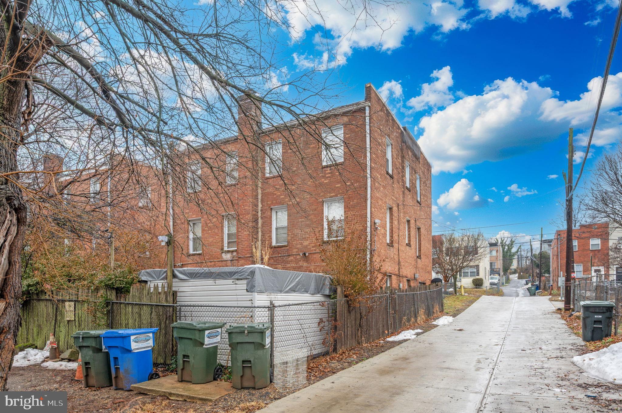 4208 FOOTE STREET NE