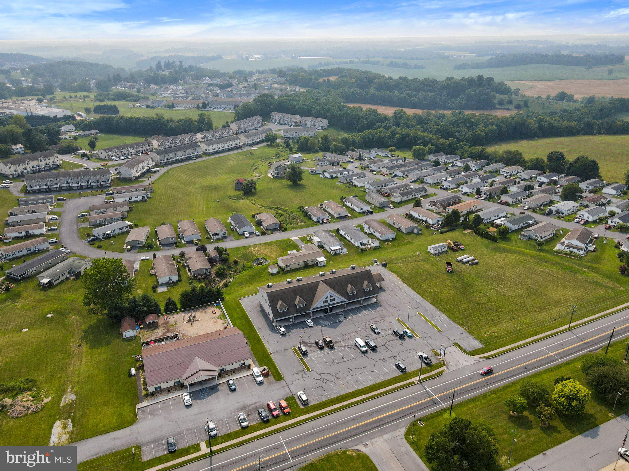 MEADOW BREEZE - Commercial Lease