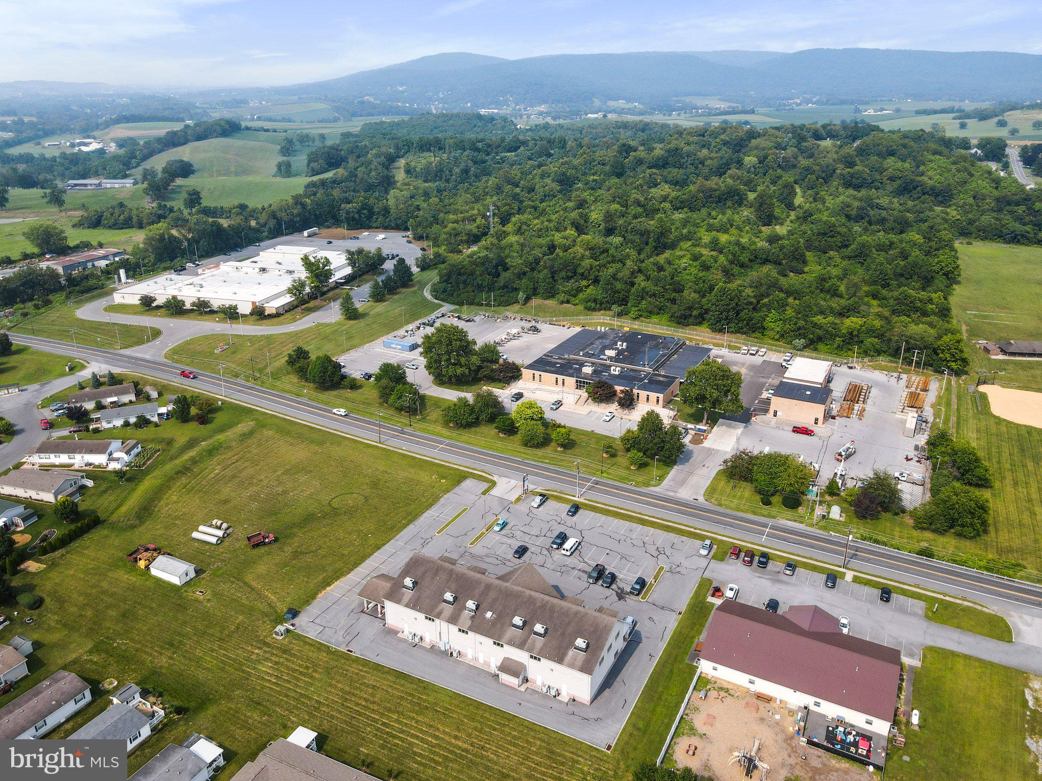 MEADOW BREEZE - Commercial Lease