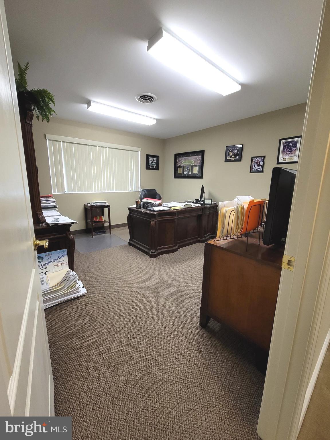 MEADOW BREEZE - Commercial Lease