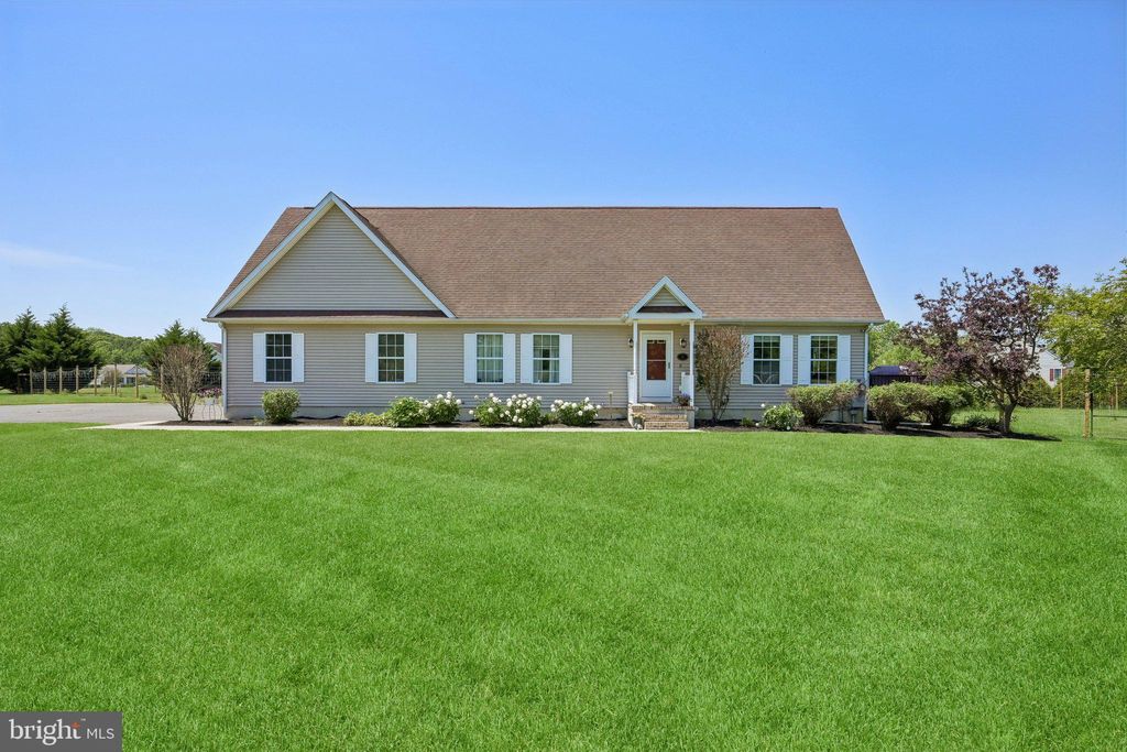 Photo of 12 Melissa Ln, PILESGROVE, NJ 08098 (MLS # NJSA2018938)