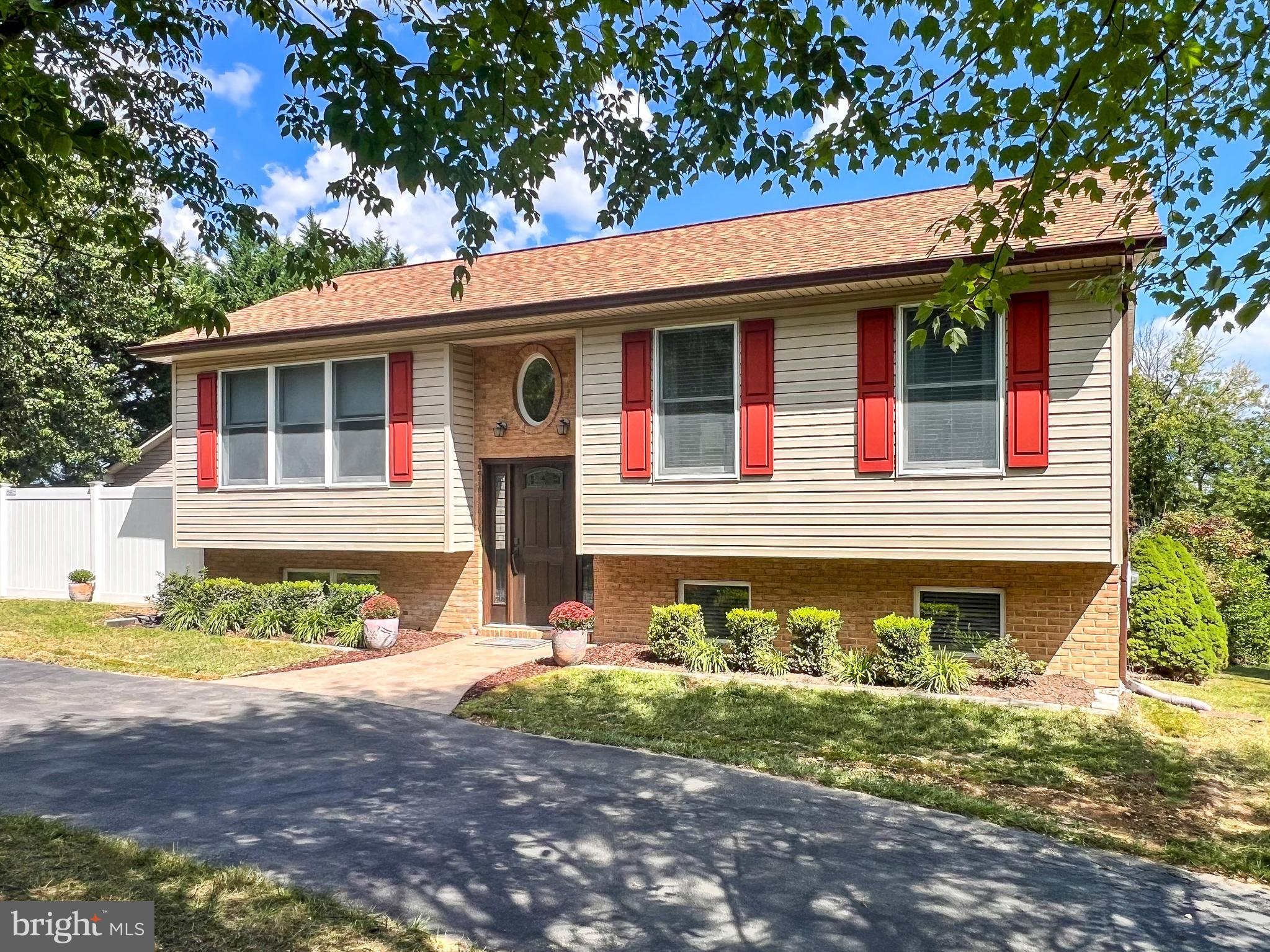 RED HAWK - Residential