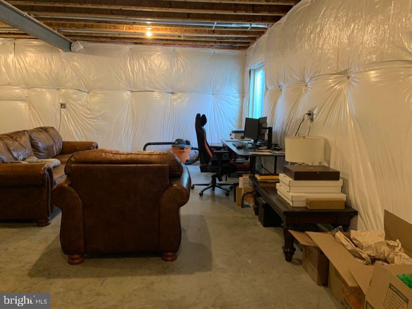 EAST VILLAGE - Residential Lease