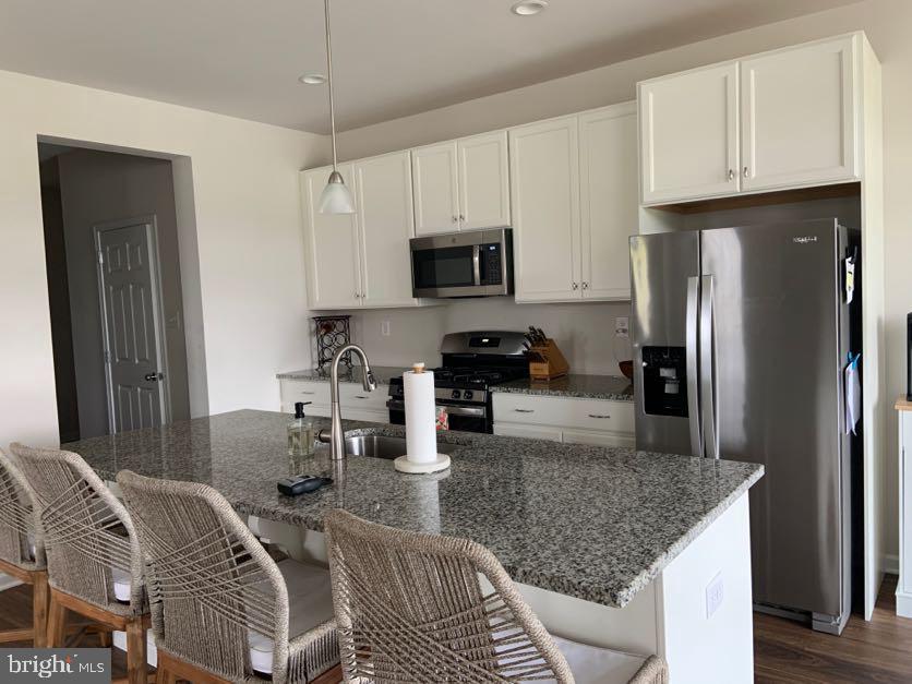 EAST VILLAGE - Residential Lease