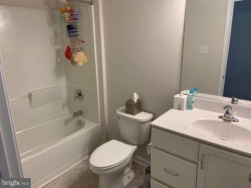 EAST VILLAGE - Residential Lease