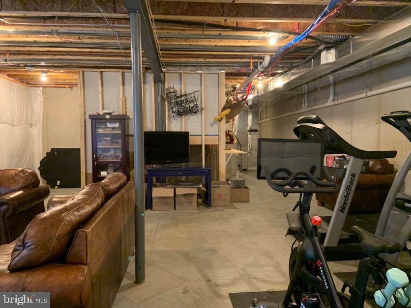 EAST VILLAGE - Residential Lease