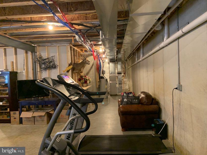 EAST VILLAGE - Residential Lease