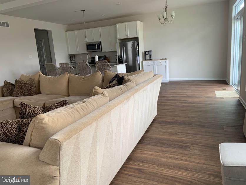 EAST VILLAGE - Residential Lease