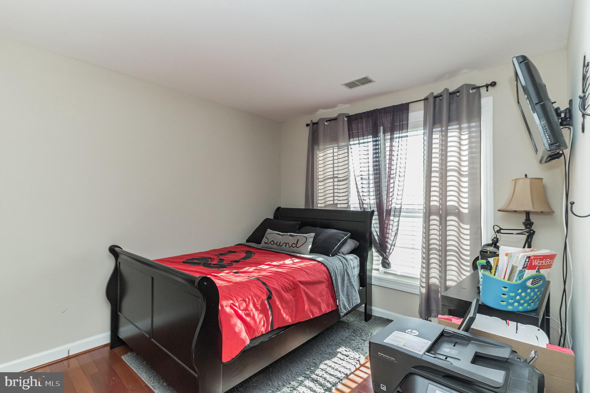 RUSSETT - Residential