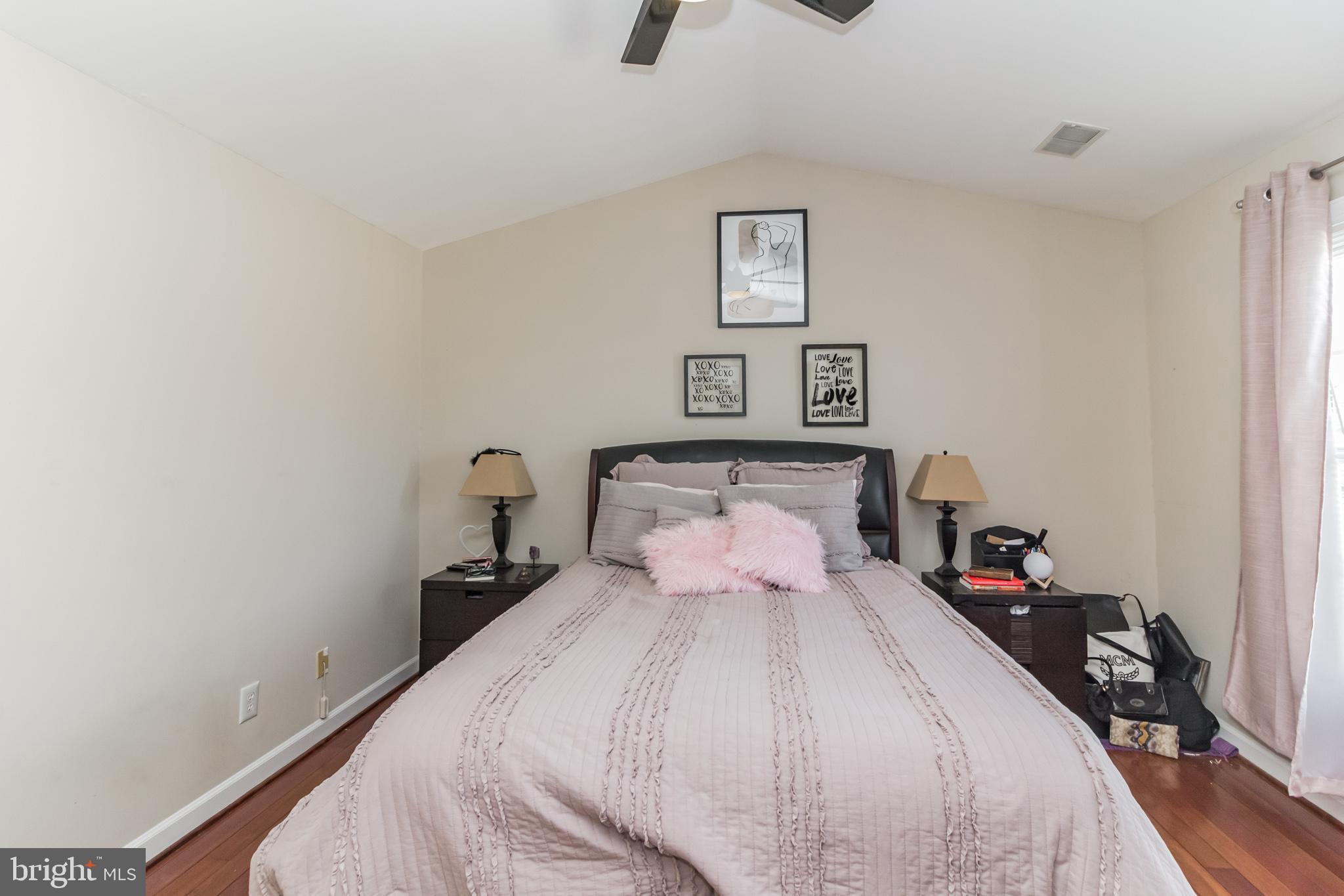 RUSSETT - Residential