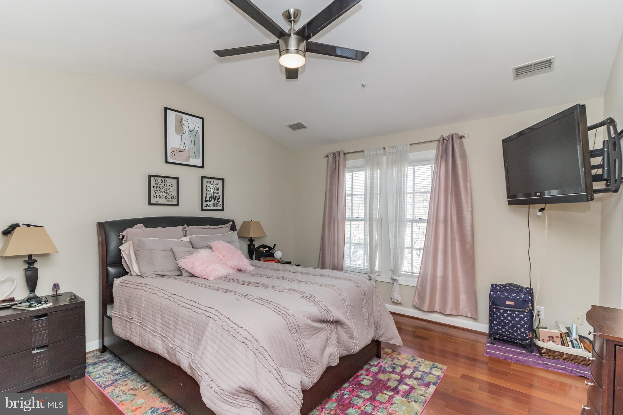 RUSSETT - Residential