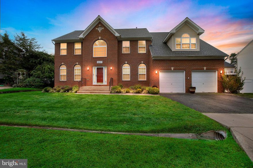 This property exudes pride of ownership and truly shines with its impressive features. With 5 bedrooms and 3.5 bathrooms, it offers ample space for comfortable living. The expansive primary suite is a standout, complete with a cozy living area and generous closet space, meeting all your needs the recent improvements  to the property includes a new roof,  new hot water tank and upgraded flooring in the basement 

Natural light floods the home, enhancing the warm and inviting atmosphere. The family room, recreation room, study, and exercise room provide versatility for various lifestyles. The gourmet kitchen, which opens to a deck, creates a seamless flow between indoor and outdoor spaces, perfect for entertaining or relaxing in the beautiful backyard.

Additional perks include an electric car charger, and with no HOA fees, you'll enjoy added freedom and flexibility. This home is the ideal blend of style, functionality, and convenience.