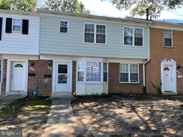 COLLEGE SQUARE - Residential Lease