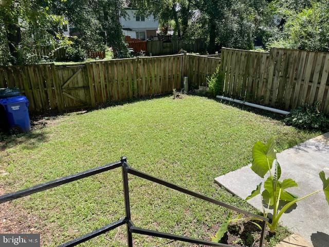 COLLEGE SQUARE - Residential Lease