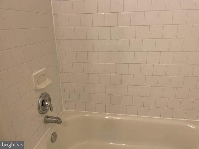 COLLEGE SQUARE - Residential Lease