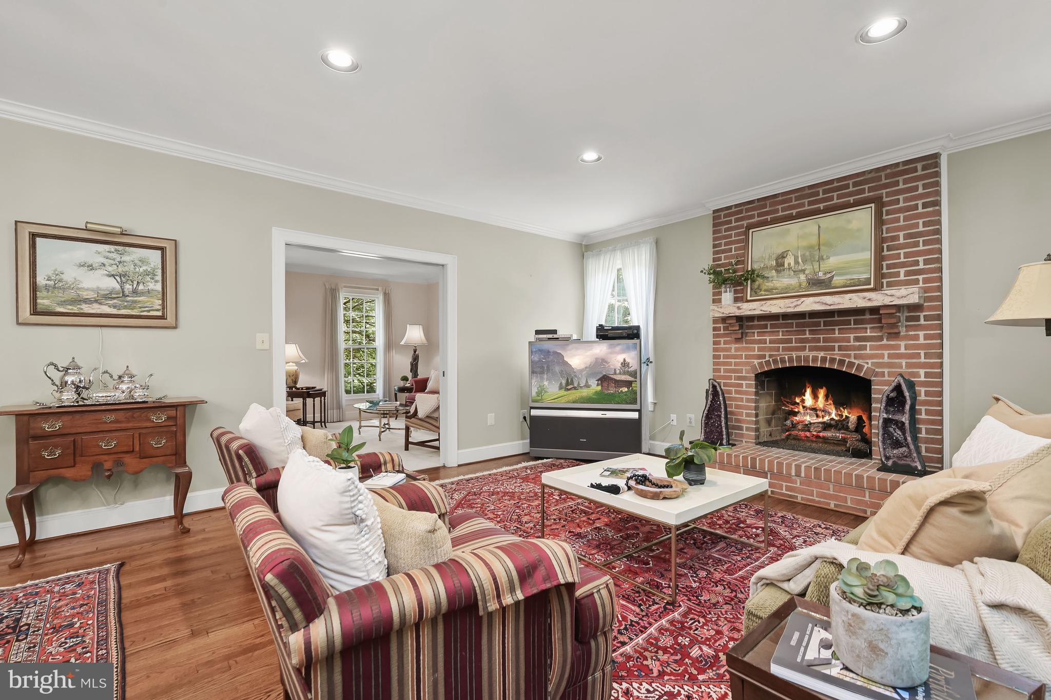 RIVER FALLS - Residential