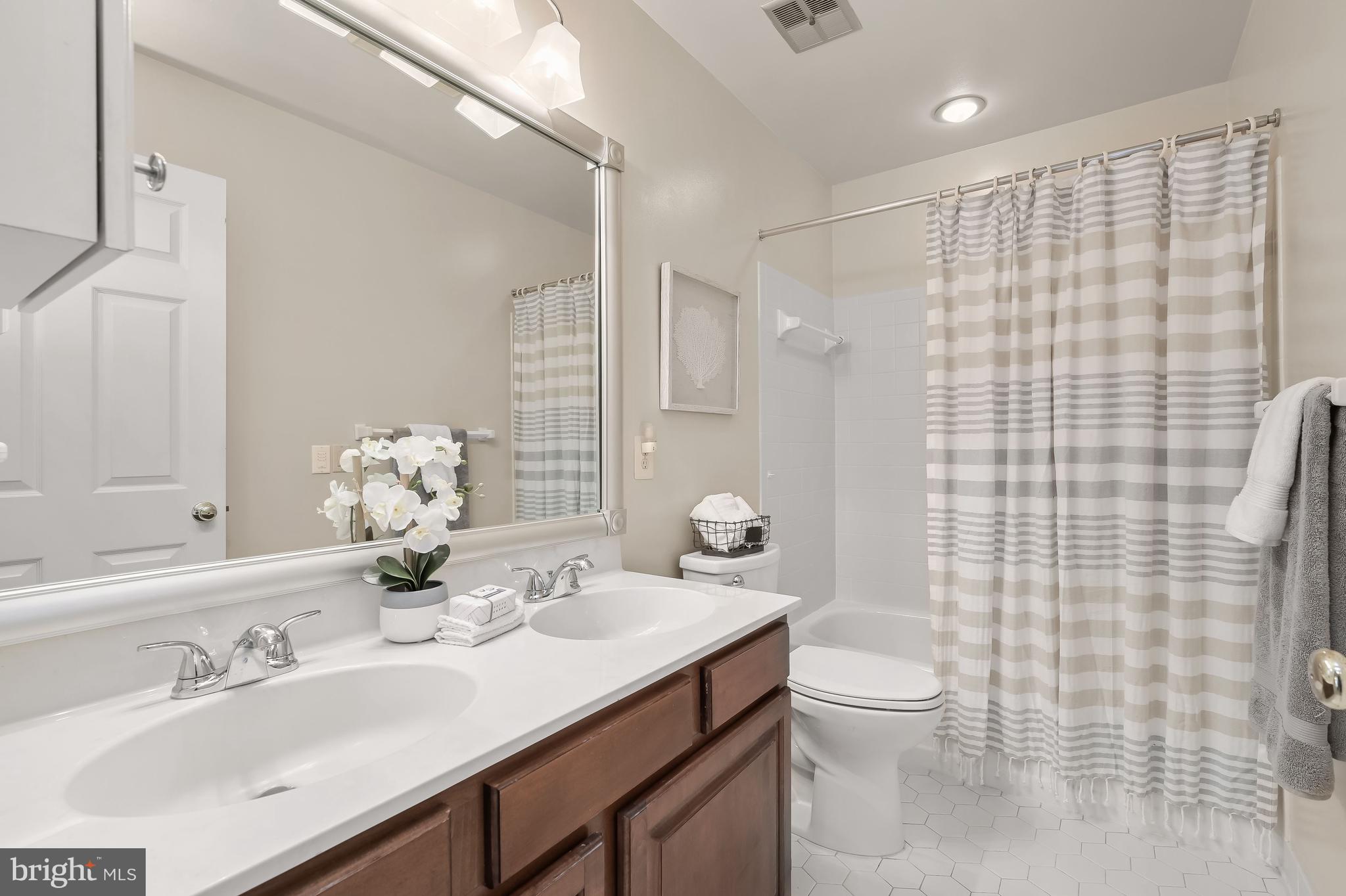 RIVER FALLS - Residential