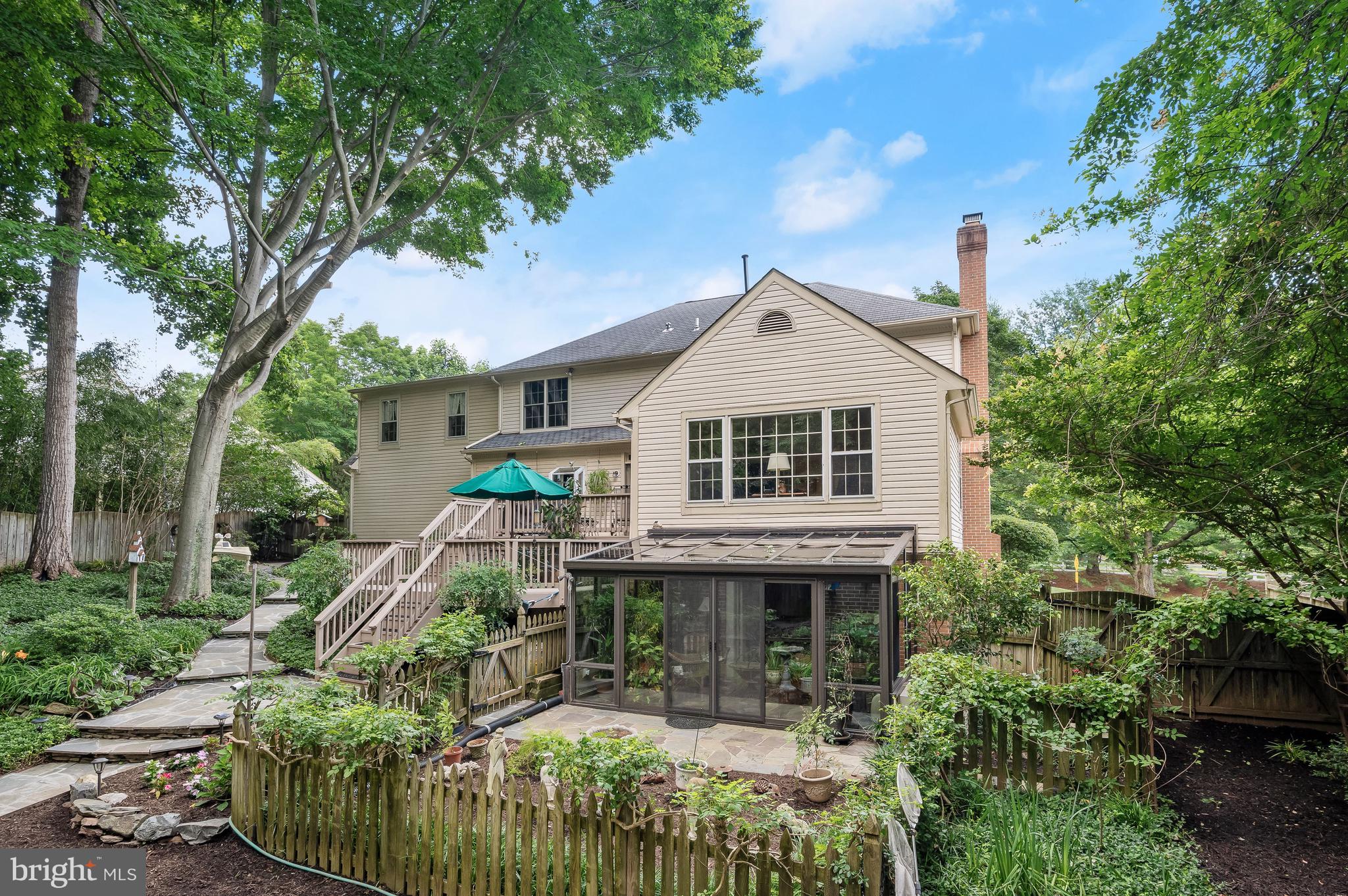 RIVER FALLS - Residential